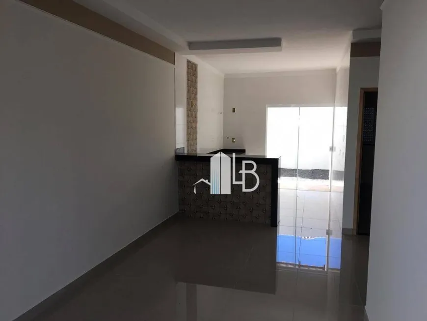 Foto 1 de Casa com 2 Quartos à venda, 68m² em Parque Santo Antônio, Uberlândia