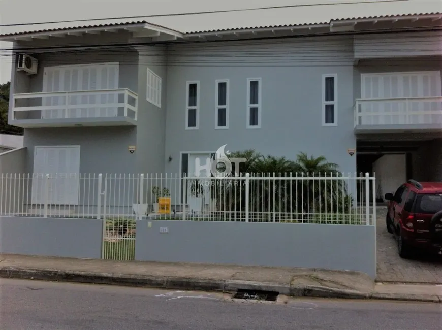 Foto 1 de Casa com 4 Quartos à venda, 212m² em Rio Tavares, Florianópolis