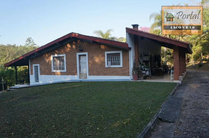 Foto 1 de Fazenda/Sítio com 3 Quartos à venda, 600m² em Soares, Jarinu