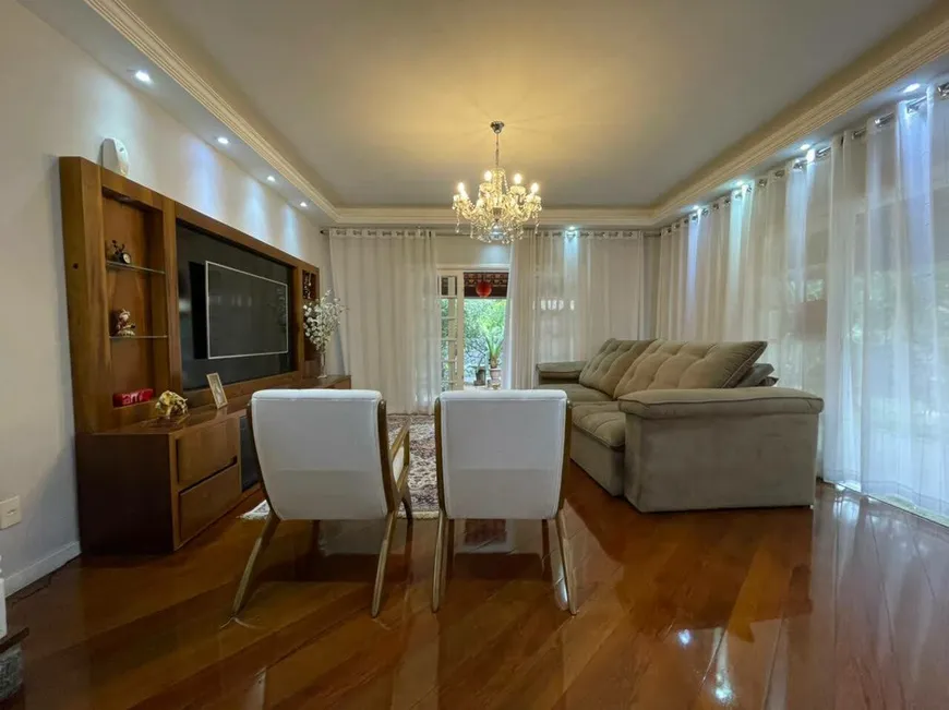 Foto 1 de Casa de Condomínio com 4 Quartos à venda, 428m² em Taquara, Rio de Janeiro