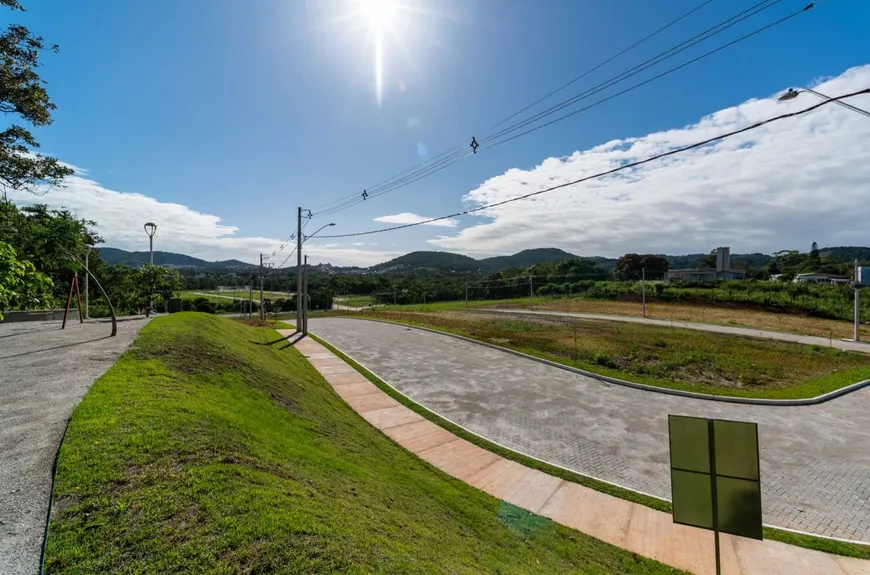 Foto 1 de Lote/Terreno à venda, 400m² em Forquilhas, São José