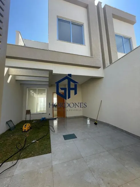 Foto 1 de Casa com 3 Quartos à venda, 115m² em Santa Rosa, Belo Horizonte