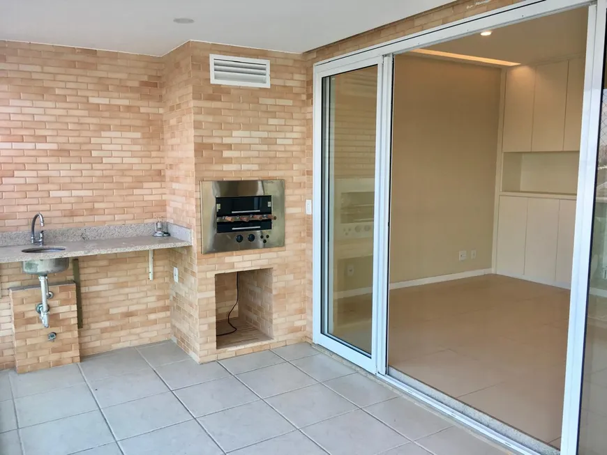 Foto 1 de Apartamento com 3 Quartos à venda, 107m² em Barra da Tijuca, Rio de Janeiro