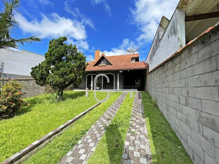 Foto 1 de Casa com 4 Quartos à venda, 181m² em Centro, Peruíbe