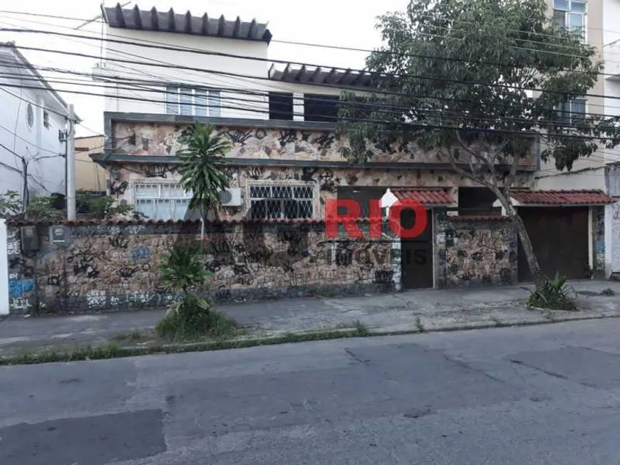 Foto 1 de Casa com 7 Quartos à venda, 220m² em Taquara, Rio de Janeiro