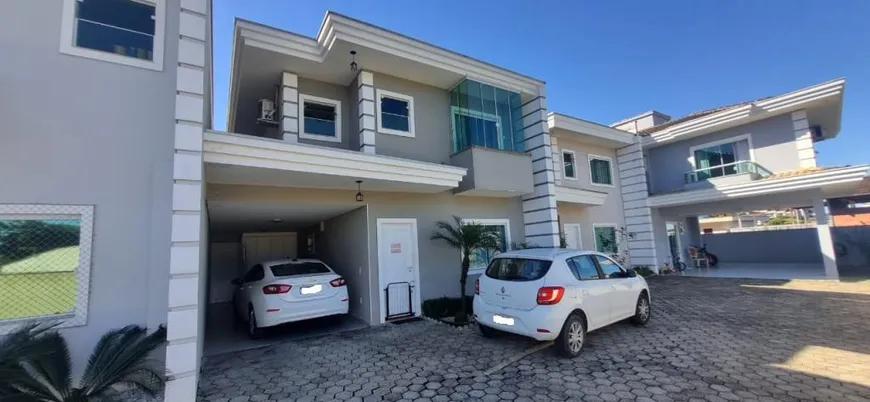 Foto 1 de Casa com 3 Quartos à venda, 168m² em Costa E Silva, Joinville