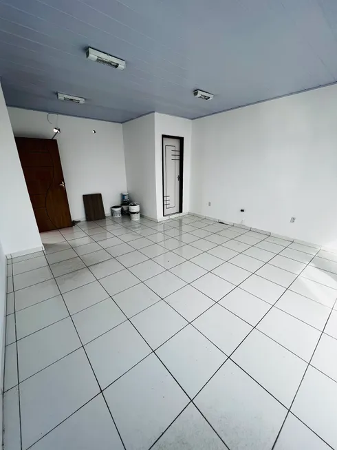 Foto 1 de Sala Comercial para alugar, 35m² em São José Operário, Manaus