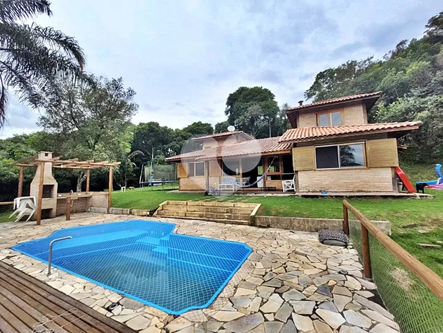 Foto 1 de Casa com 3 Quartos para venda ou aluguel, 250m² em Serra da Cantareira, Mairiporã