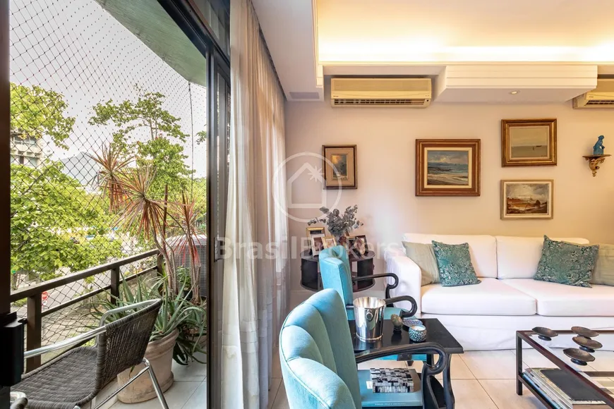 Foto 1 de Apartamento com 4 Quartos à venda, 151m² em Lagoa, Rio de Janeiro