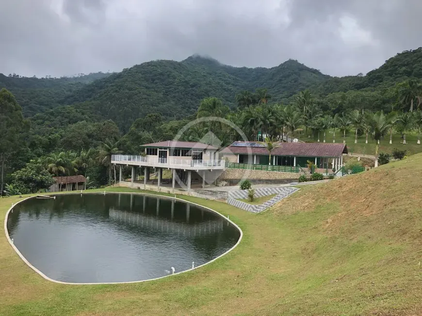 Foto 1 de Fazenda/Sítio com 4 Quartos à venda, 30000m² em Centro, Florianópolis