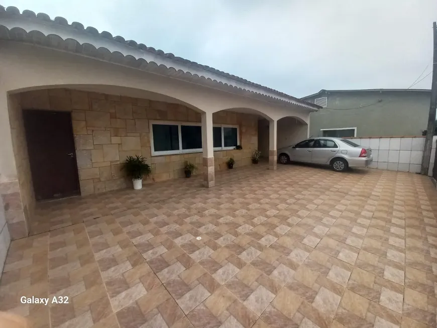 Foto 1 de Casa com 3 Quartos à venda, 160m² em Sabaúna, Itanhaém