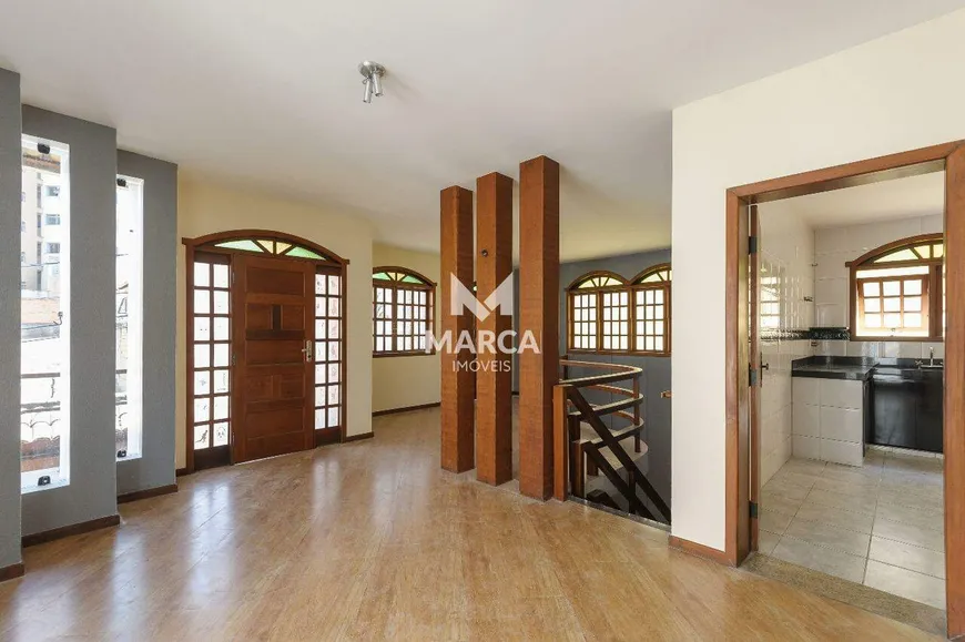 Foto 1 de Casa com 3 Quartos à venda, 267m² em Fernão Dias, Belo Horizonte