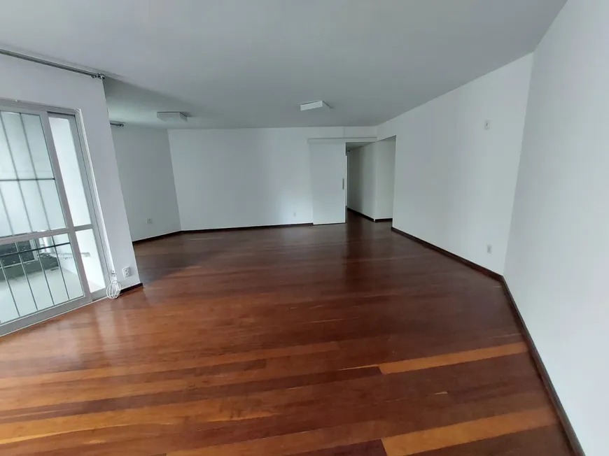 Foto 1 de Apartamento com 4 Quartos para alugar, 150m² em Jaqueira, Recife