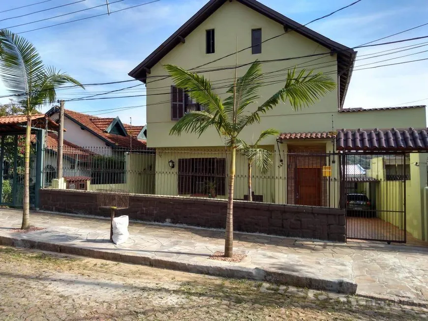 Foto 1 de Casa com 3 Quartos à venda, 360m² em Medianeira, Porto Alegre