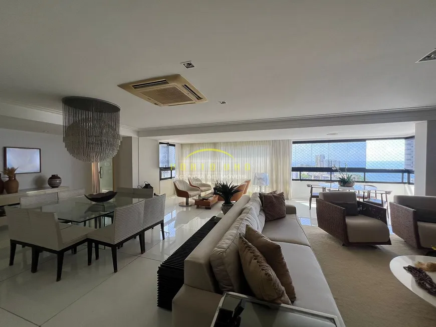 Foto 1 de Apartamento com 4 Quartos à venda, 198m² em Barra, Salvador