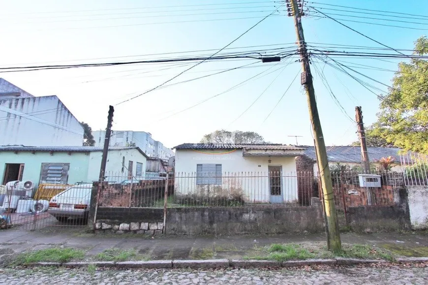 Foto 1 de Lote/Terreno à venda, 299m² em Cavalhada, Porto Alegre