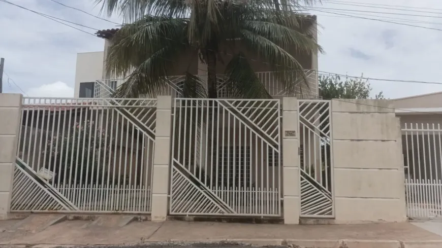 Foto 1 de Casa com 3 Quartos para alugar, 90m² em Centro America, Cuiabá