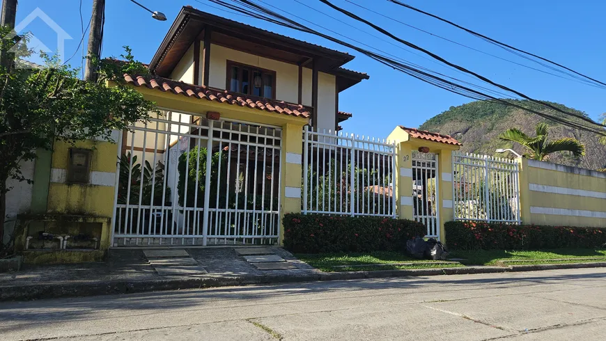 Foto 1 de Casa de Condomínio com 4 Quartos à venda, 367m² em Vargem Pequena, Rio de Janeiro