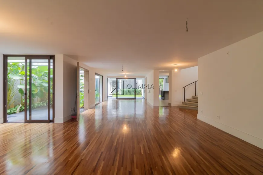 Foto 1 de Casa com 4 Quartos à venda, 377m² em Alto de Pinheiros, São Paulo