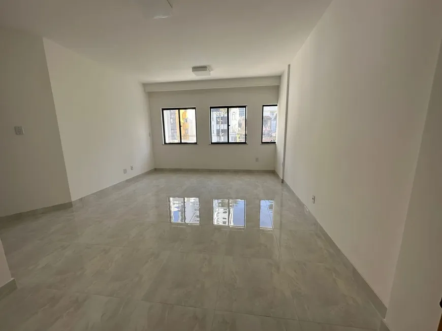 Foto 1 de Apartamento com 3 Quartos à venda, 92m² em Caminho Das Árvores, Salvador