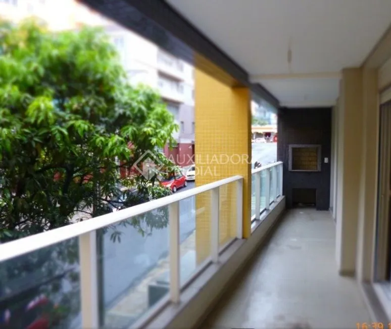 Foto 1 de Apartamento com 3 Quartos à venda, 132m² em Centro, Santa Maria
