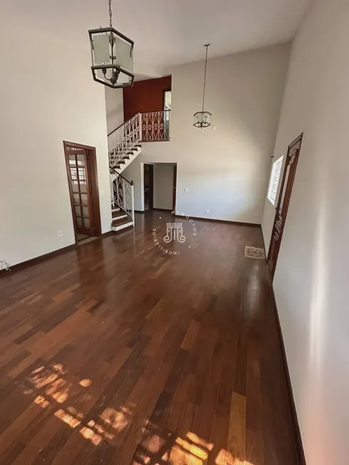 Foto 1 de Sobrado com 4 Quartos à venda, 270m² em JARDIM TORRES SAO JOSE, Jundiaí