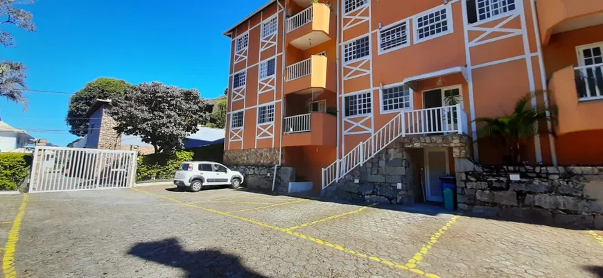 Foto 1 de Apartamento com 3 Quartos à venda, 65m² em Roseiral, Petrópolis