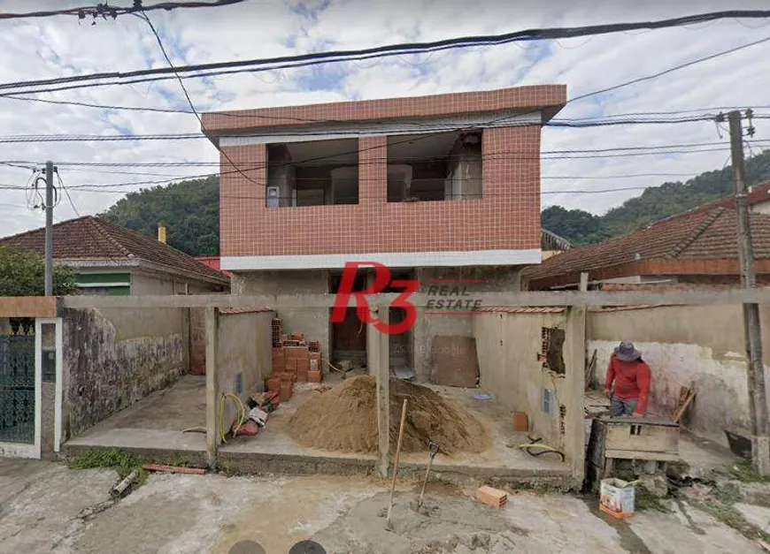 Foto 1 de Casa com 2 Quartos à venda, 60m² em Chico de Paula, Santos