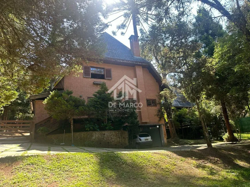 Foto 1 de Casa com 4 Quartos à venda, 528m² em Recanto Araucária, Campos do Jordão