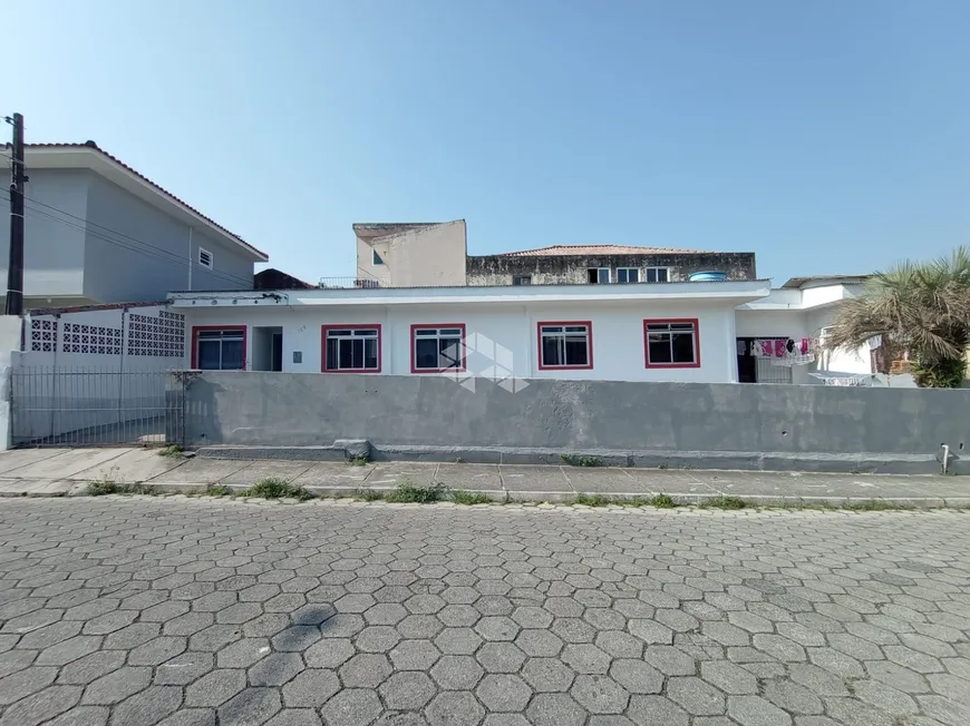 Foto 1 de Casa com 3 Quartos à venda, 120m² em Areias, São José