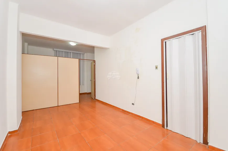 Foto 1 de Sala Comercial com 1 Quarto à venda, 30m² em Centro, Curitiba