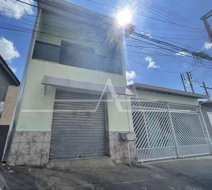 Foto 1 de Casa com 2 Quartos à venda, 236m² em Vila Bianchi, Bragança Paulista