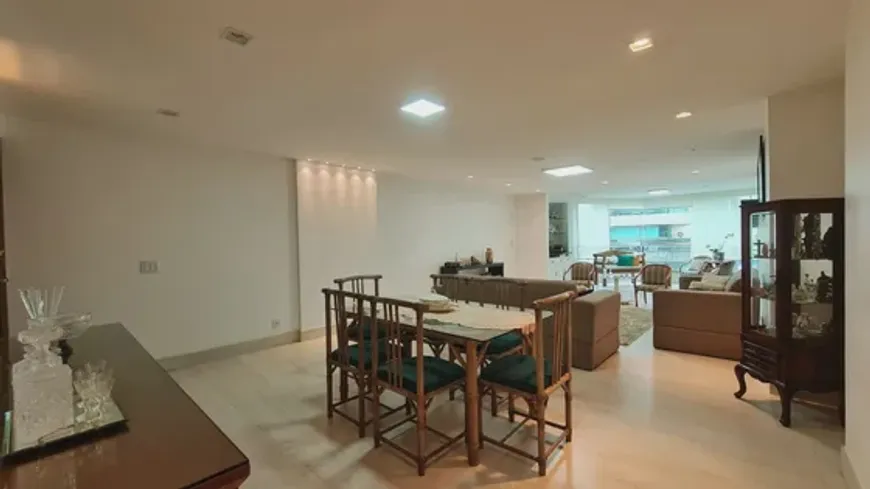 Foto 1 de Apartamento com 3 Quartos à venda, 185m² em Praia da Costa, Vila Velha