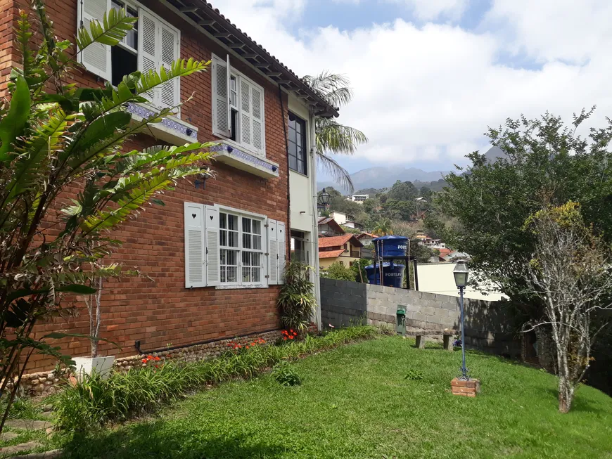 Foto 1 de Casa com 4 Quartos à venda, 180m² em Vargem Grande, Nova Friburgo