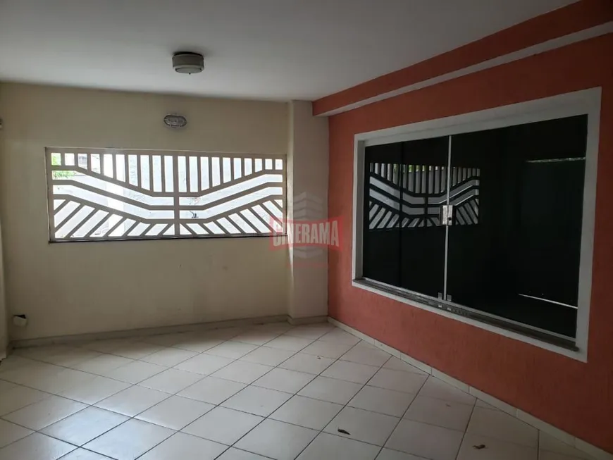 Foto 1 de Sobrado com 3 Quartos à venda, 156m² em Santa Maria, São Caetano do Sul