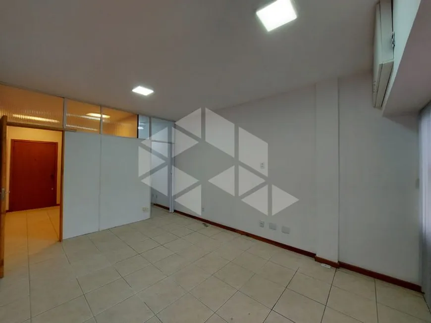 Foto 1 de Sala Comercial para alugar, 28m² em Floresta, Porto Alegre