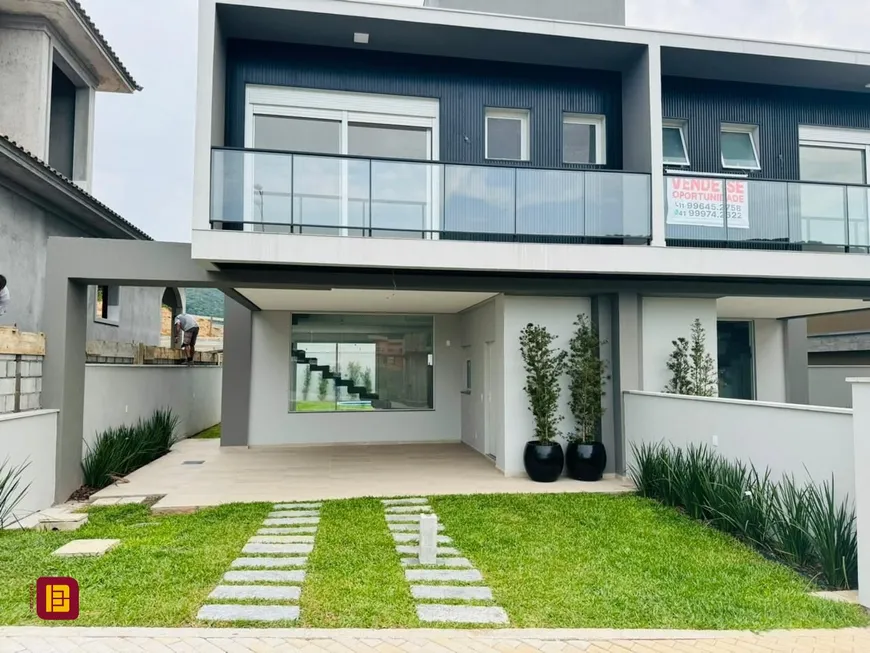 Foto 1 de Casa com 3 Quartos à venda, 196m² em Rio Tavares, Florianópolis