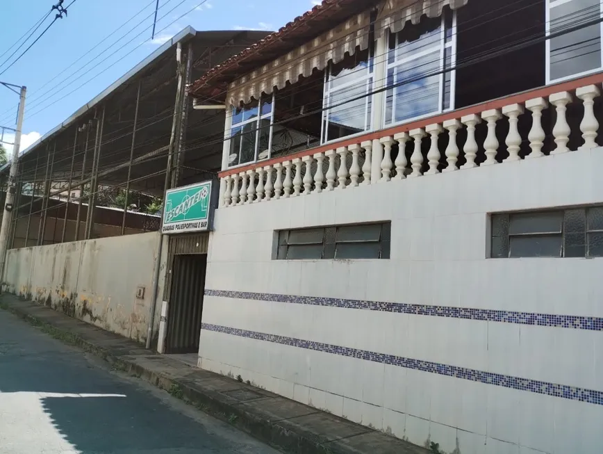 Foto 1 de Galpão/Depósito/Armazém à venda, 1600m² em Centro, Ponte Nova