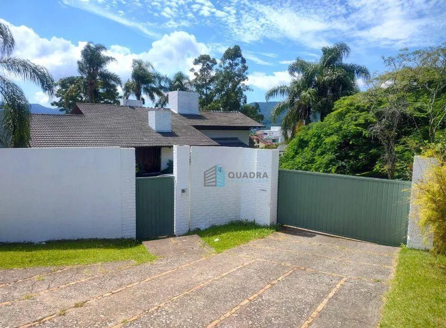 Foto 1 de Casa com 6 Quartos à venda, 456m² em Carvoeira, Florianópolis