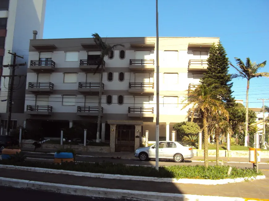 Foto 1 de Apartamento com 2 Quartos para alugar, 53m² em Centro, Tramandaí