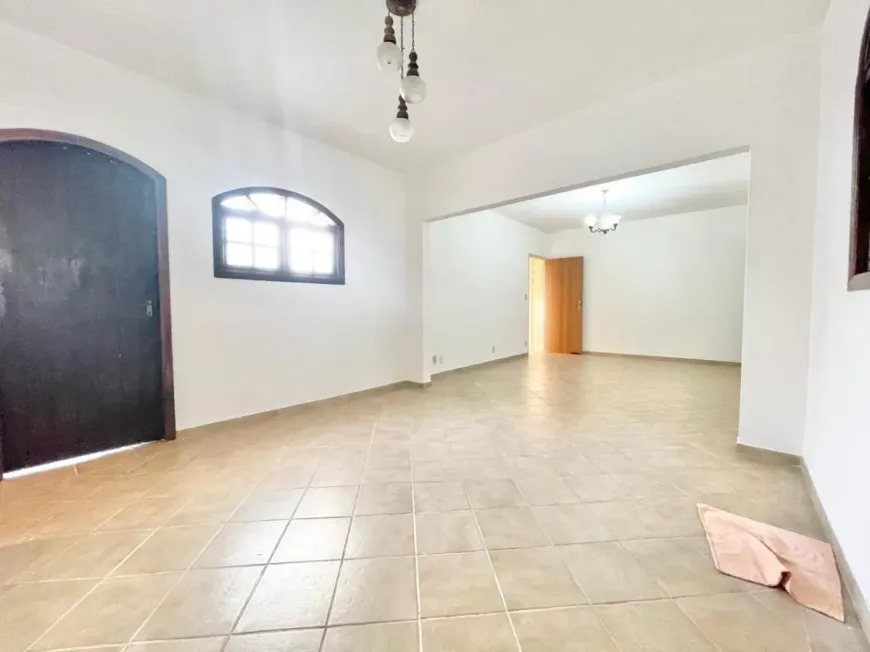 Foto 1 de Casa com 3 Quartos à venda, 220m² em Vila Maria, São José dos Campos