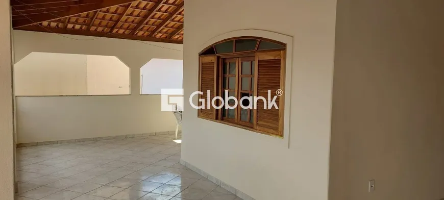 Foto 1 de Casa com 5 Quartos à venda, 201m² em São Geraldo, Montes Claros