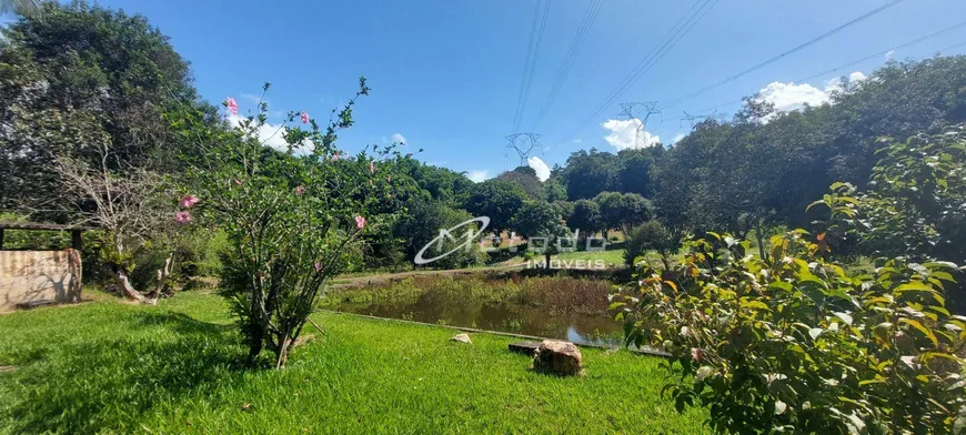 Foto 1 de Fazenda/Sítio com 3 Quartos à venda, 300m² em Capoeirinha, Guararema