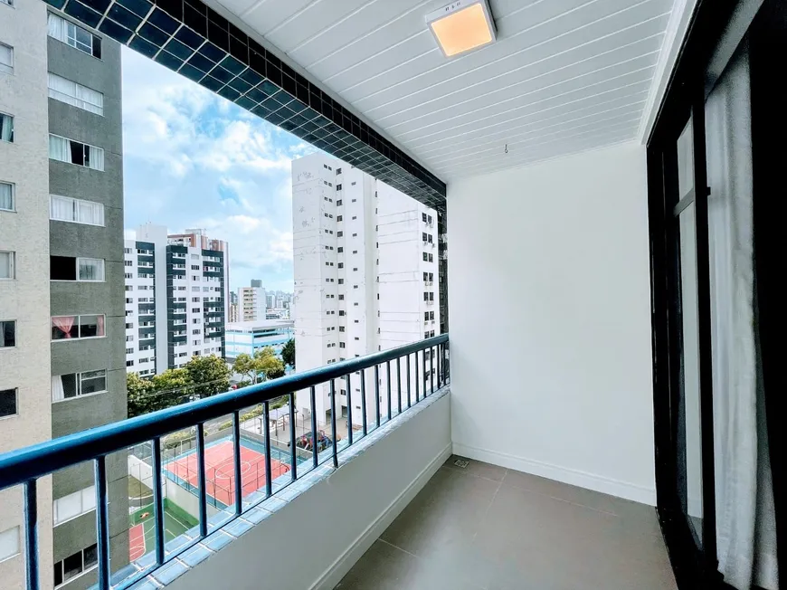 Foto 1 de Apartamento com 3 Quartos à venda, 106m² em Loteamento Aquarius, Salvador