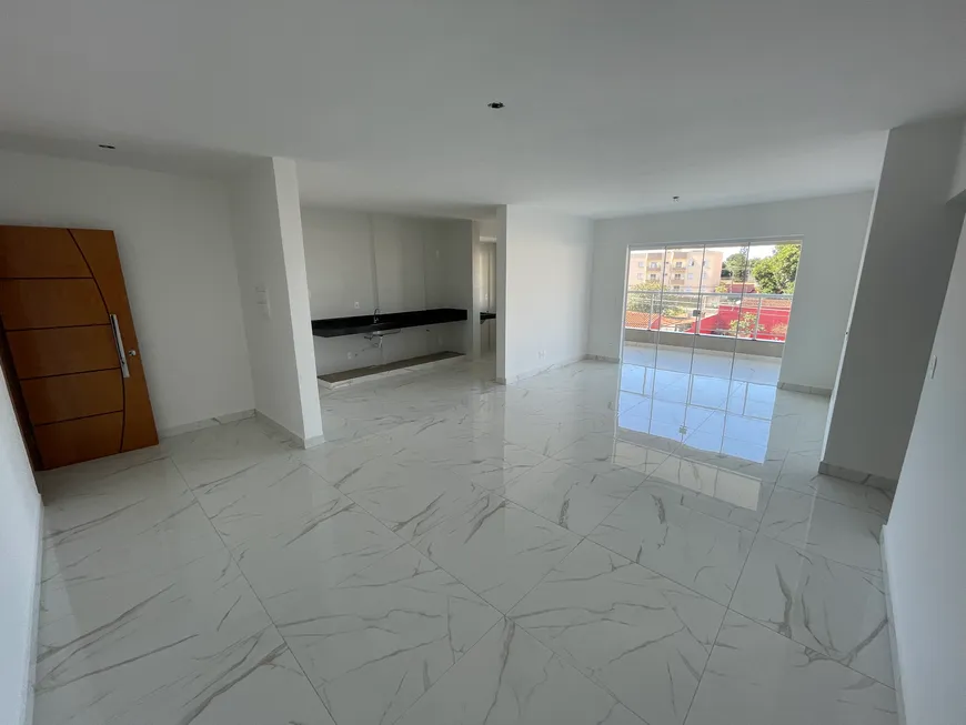 Foto 1 de Apartamento com 3 Quartos à venda, 98m² em Santa Mônica, Uberlândia