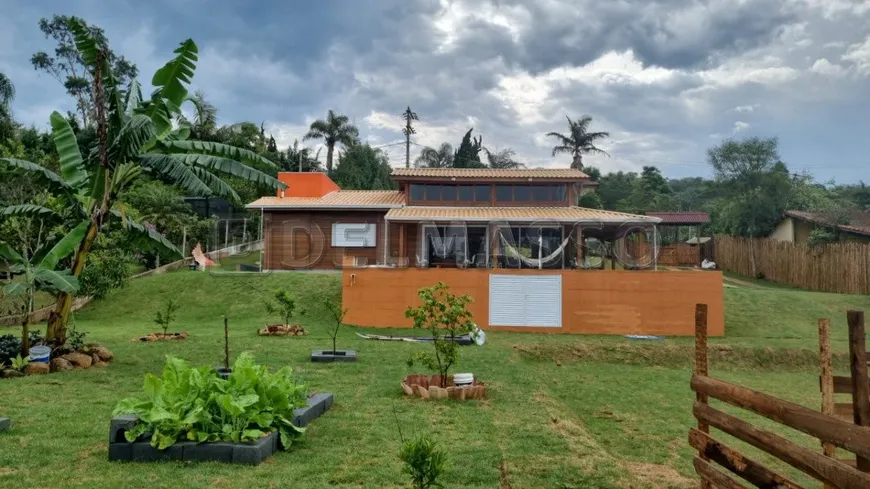 Foto 1 de Fazenda/Sítio com 3 Quartos à venda, 1500m² em Curral, Ibiúna