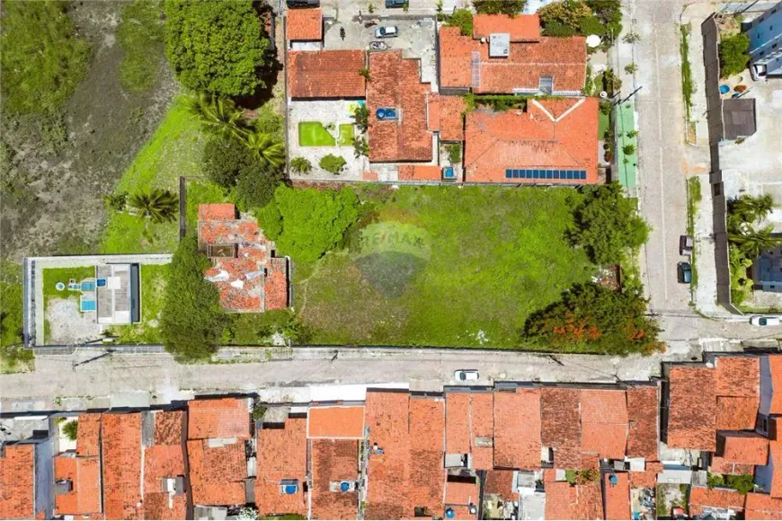 Foto 1 de Lote/Terreno à venda, 2040m² em Lagoa Nova, Natal