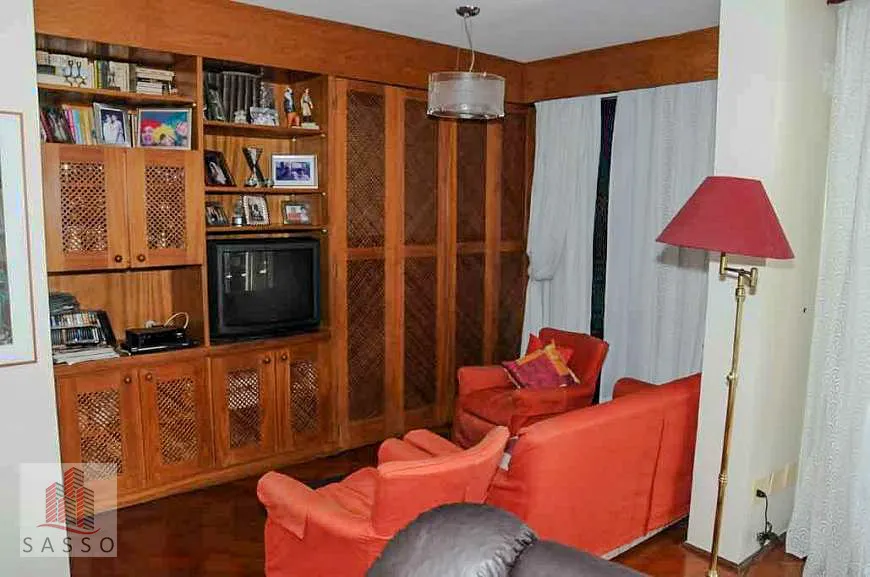 Foto 1 de Apartamento com 4 Quartos para alugar, 195m² em Higienópolis, São Paulo