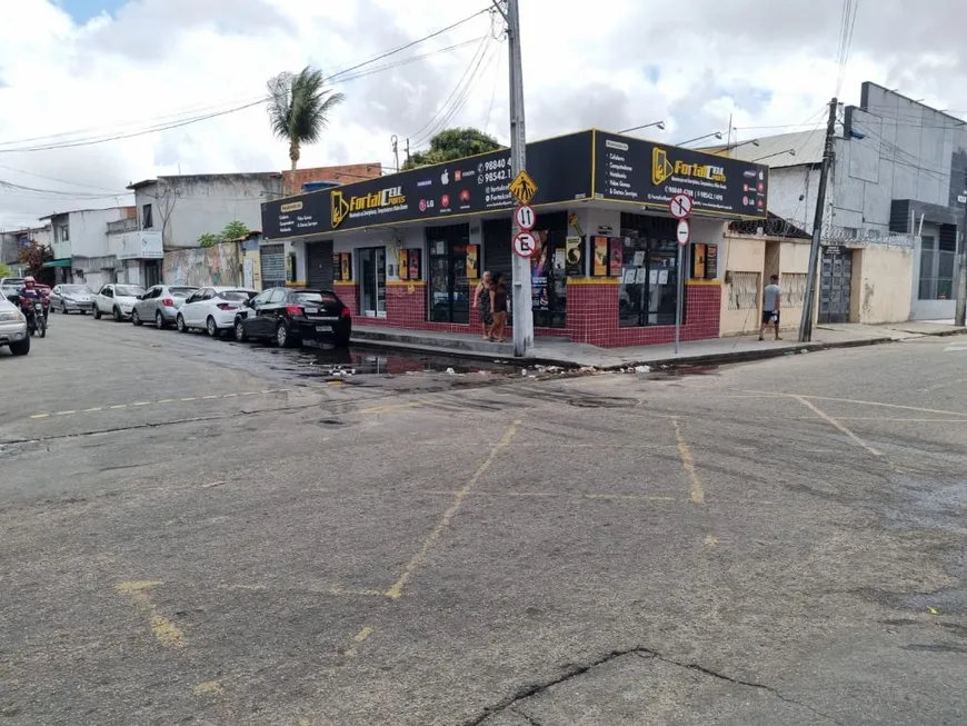 Foto 1 de Casa com 3 Quartos à venda, 195m² em Antônio Bezerra, Fortaleza