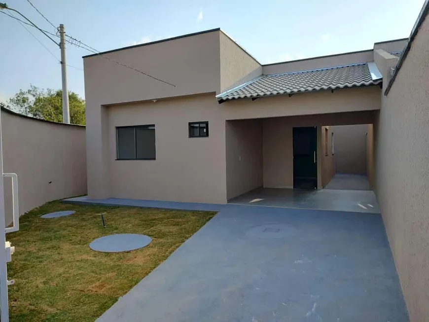 Foto 1 de Casa com 3 Quartos à venda, 180m² em Residencial Buriti, Senador Canedo